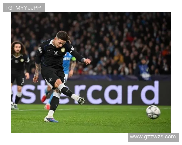 欧冠激战：里昂绝杀那不勒斯全场沸腾精彩集锦回顾